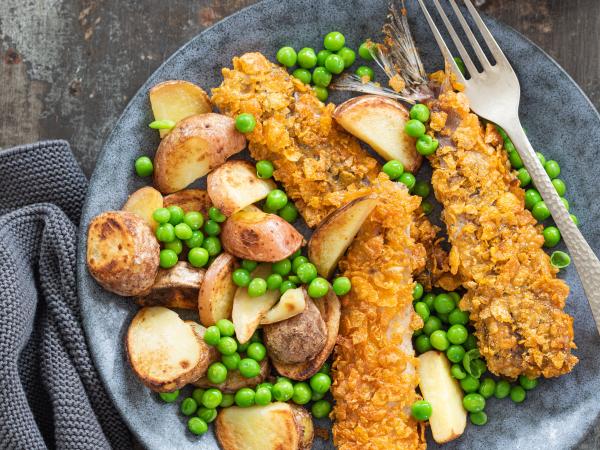 Knusprig gebratener Matjeshering mit Cornflakes-Kruste
